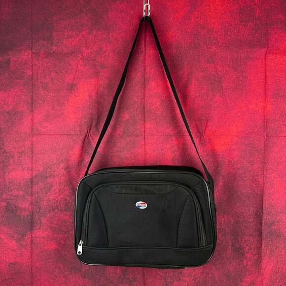 AMERICAN TOURISTER CARRY ON SHOULDER DUFFLE BAG ADJUSTABLE STRAP, BLACK, ZIPPER - Picture 1 of 11